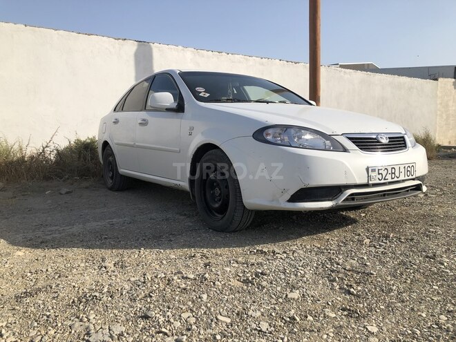 Daewoo Gentra 2014, 300,000 km - 1.5 л - Salyan