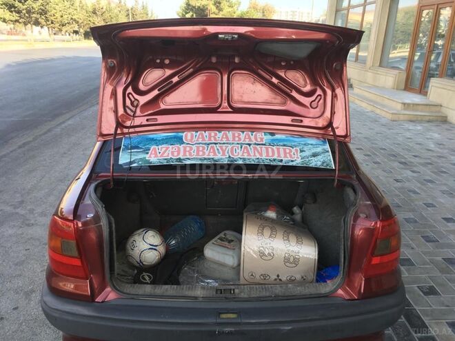 Opel Astra 1996, 396,421 km - 1.8 l - Sumqayıt