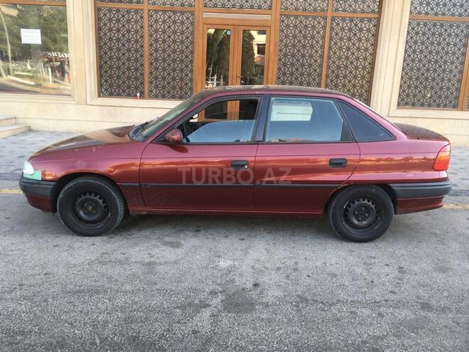 Opel Astra 1996, 396,421 km - 1.8 l - Sumqayıt