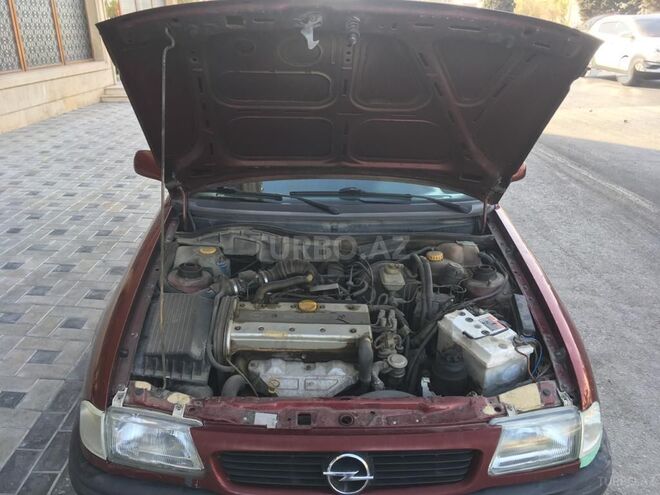 Opel Astra 1996, 396,421 km - 1.8 l - Sumqayıt