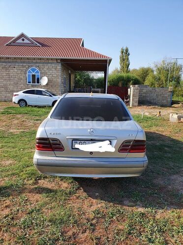 Mercedes E 220 1999, 511,000 km - 2.2 l - İmişli