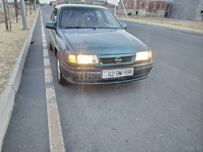 Opel Vectra 1994, 430,000 km - 1.6 l - Zaqatala