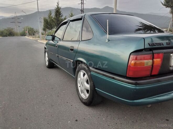 Opel Vectra 1994, 430,000 km - 1.6 l - Zaqatala