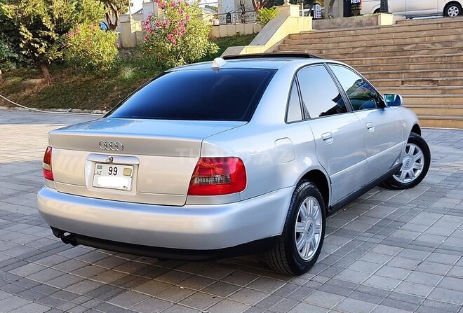Audi A4 2000, 197,000 km - 1.8 л - Bakı