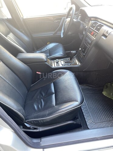 Mercedes E 320 2000, 212,000 km - 3.2 l - Bakı