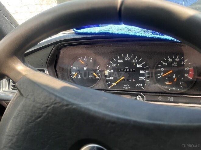 Mercedes 190 1993, 22,400 km - 2.0 л - Bakı