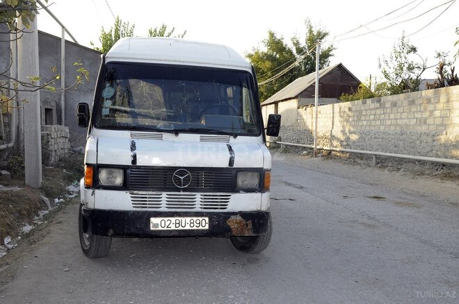 Mercedes 208 D 1995, 456,500 km - 2.5 l - Şəki