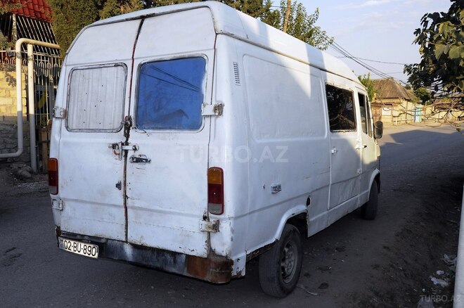 Mercedes 208 D 1995, 456,500 km - 2.5 l - Şəki
