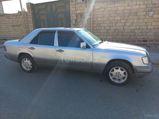 Mercedes E 220 1993, 425,000 km - 2.2 l - Xırdalan
