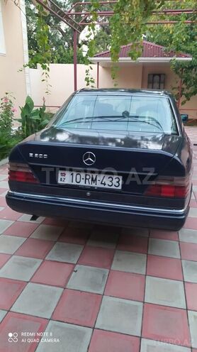 Mercedes E 200 1990, 320,000 km - 2.0 l - Xaçmaz