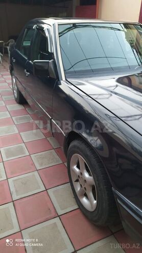 Mercedes E 200 1990, 320,000 km - 2.0 l - Xaçmaz