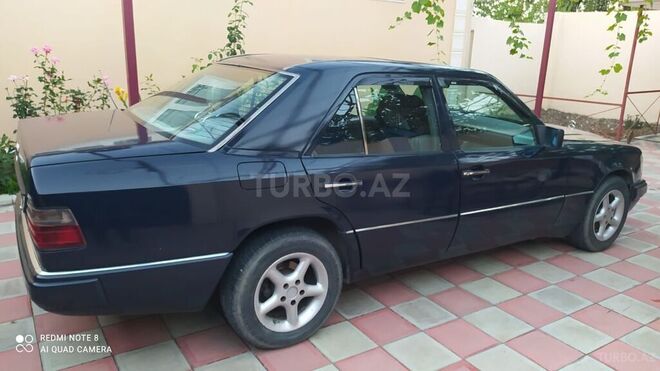 Mercedes E 200 1990, 320,000 km - 2.0 l - Xaçmaz
