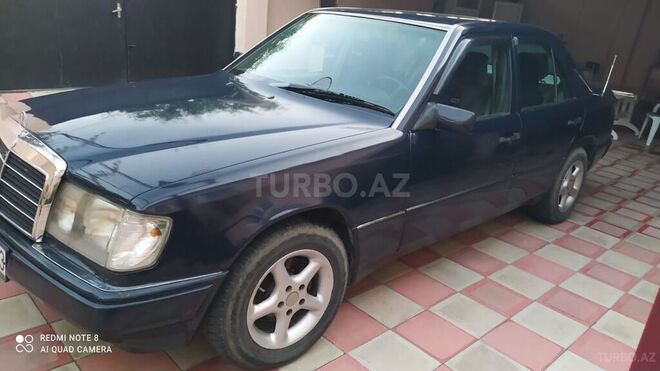 Mercedes E 200 1990, 320,000 km - 2.0 l - Xaçmaz