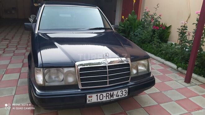 Mercedes E 200 1990, 320,000 km - 2.0 l - Xaçmaz