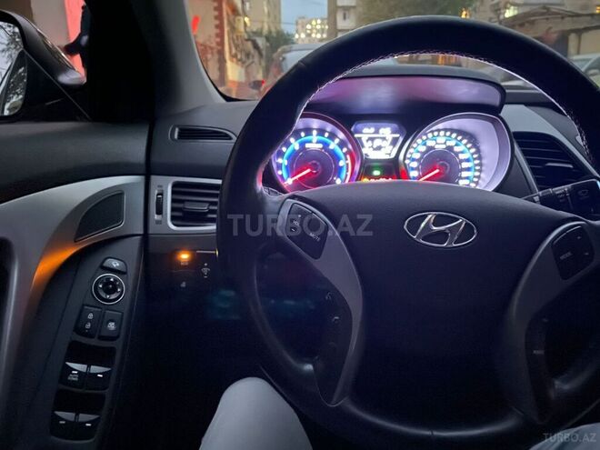 Hyundai Elantra 2015, 75,000 km - 1.8 l - Bakı