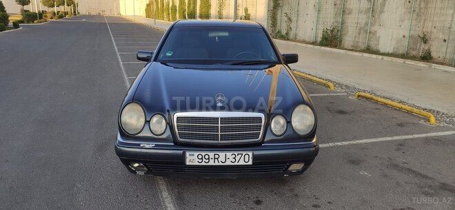 Mercedes E 240 1997, 310,000 km - 2.4 l - Bakı