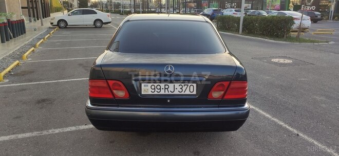 Mercedes E 240 1997, 310,000 km - 2.4 l - Bakı