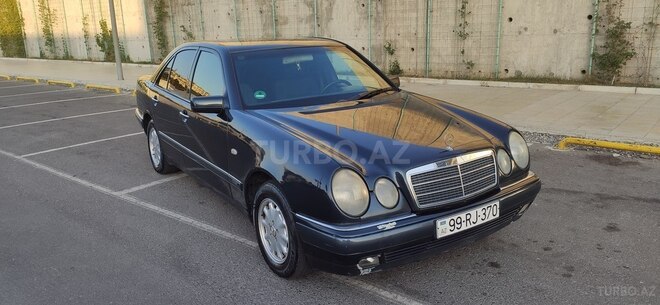 Mercedes E 240 1997, 310,000 km - 2.4 l - Bakı