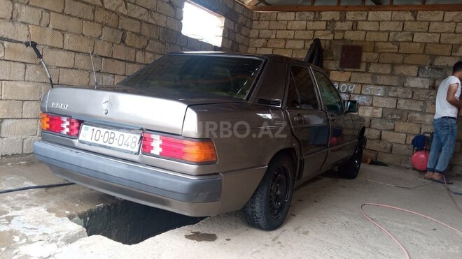 Mercedes 190 1989, 58,963 km - 2.0 l - Yardımlı
