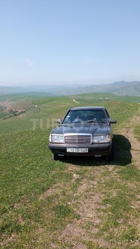 Mercedes 190 1989, 58,963 km - 2.0 l - Yardımlı