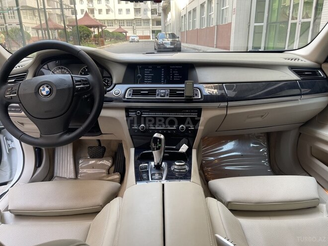 BMW 750 2009, 207,500 km - 4.4 l - Bakı
