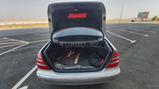 Mercedes E 240 2002, 206,000 km - 2.6 l - Bakı