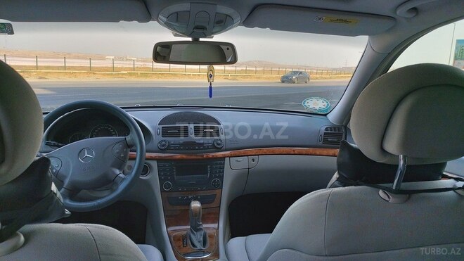 Mercedes E 240 2002, 206,000 km - 2.6 l - Bakı