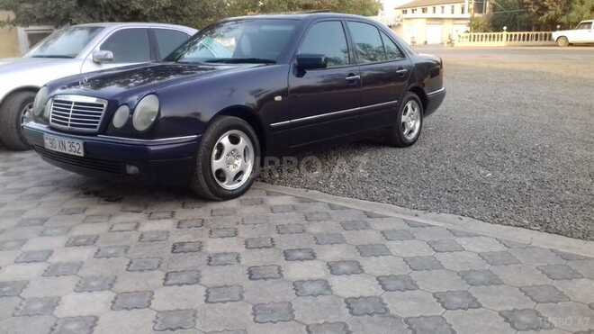 Mercedes E 240 1998, 191,000 km - 2.4 l - Salyan