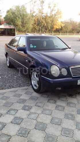 Mercedes E 240 1998, 191,000 km - 2.4 l - Salyan