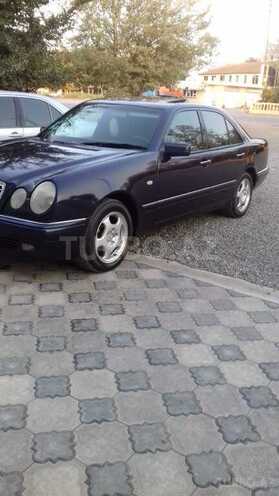 Mercedes E 240 1998, 191,000 km - 2.4 l - Salyan