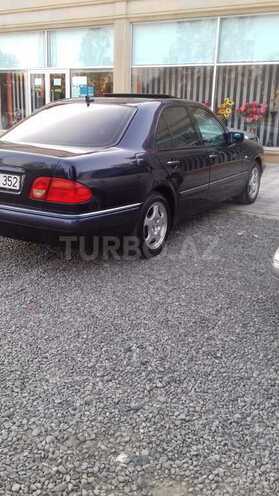Mercedes E 240 1998, 191,000 km - 2.4 l - Salyan