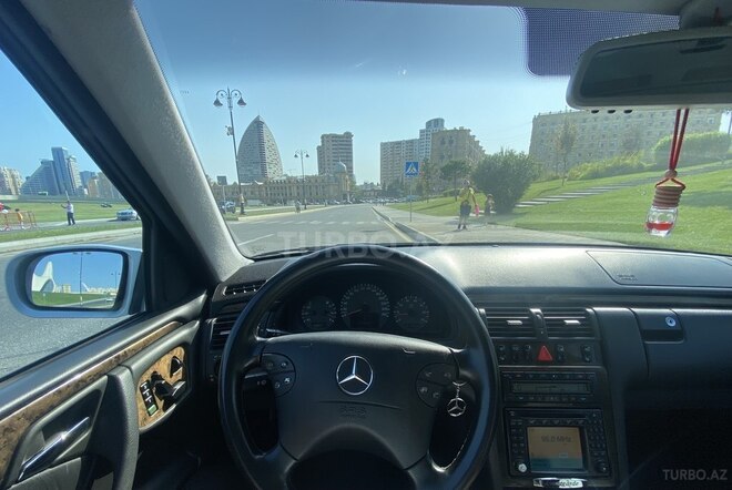 Mercedes E 280 2000, 250,600 km - 2.8 l - Bakı