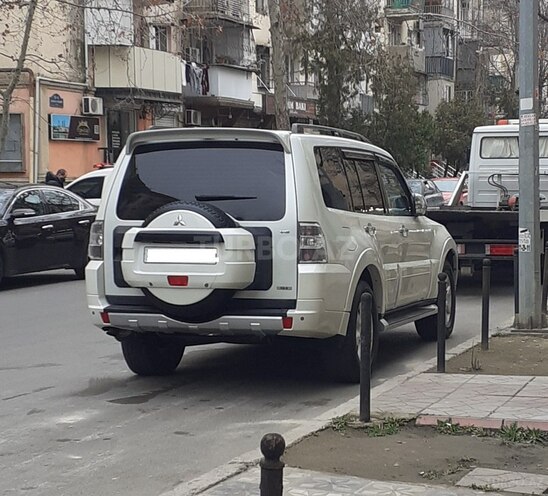 Mitsubishi Pajero 2008, 182,000 km - 3.0 л - Bakı