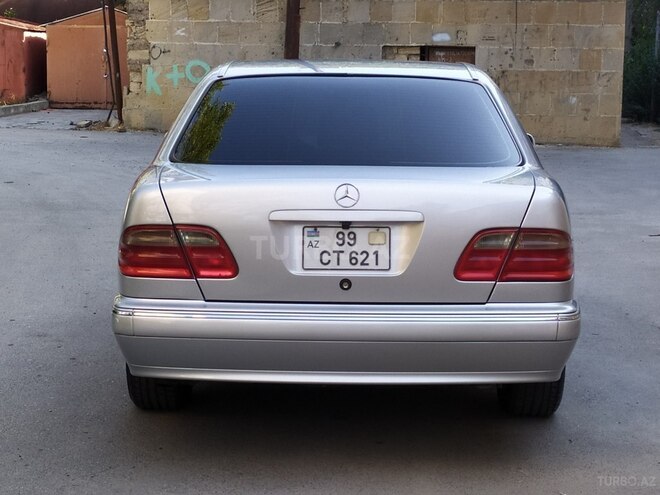 Mercedes E 240 2000, 298,457 km - 2.6 л - Bakı