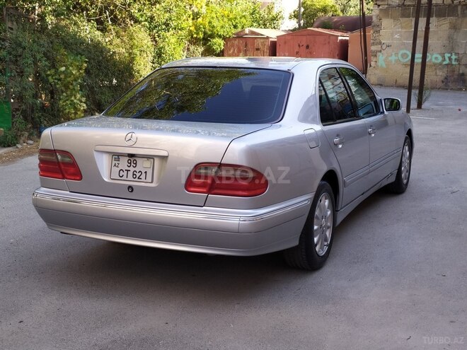 Mercedes E 240 2000, 298,457 km - 2.6 л - Bakı