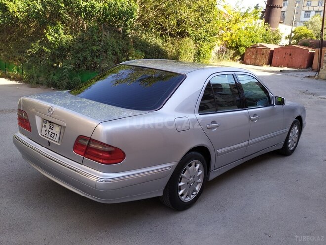 Mercedes E 240 2000, 298,457 km - 2.6 л - Bakı