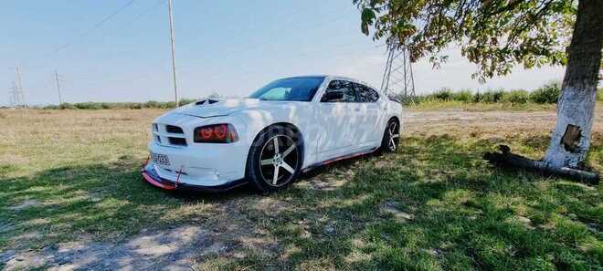 Dodge Charger 2008, 290,000 km - 2.7 l - Quba