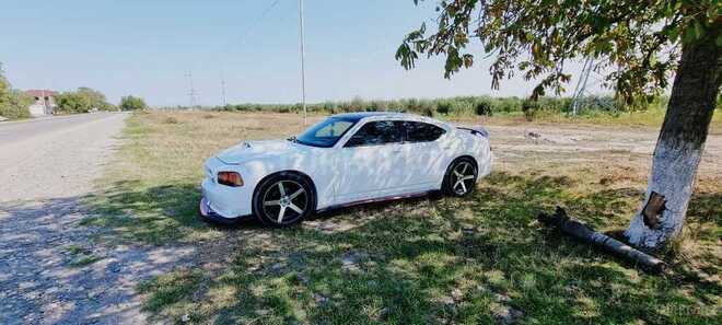 Dodge Charger 2008, 290,000 km - 2.7 l - Quba