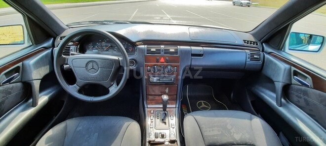 Mercedes E 230 1997, 378,000 km - 2.3 l - Bakı