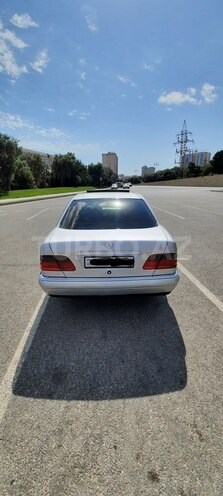 Mercedes E 230 1997, 378,000 km - 2.3 l - Bakı