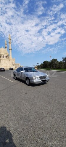 Mercedes E 230 1997, 378,000 km - 2.3 l - Bakı