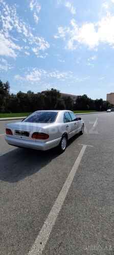 Mercedes E 230 1997, 378,000 km - 2.3 l - Bakı
