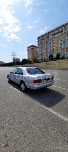 Mercedes E 230 1997, 378,000 km - 2.3 l - Bakı
