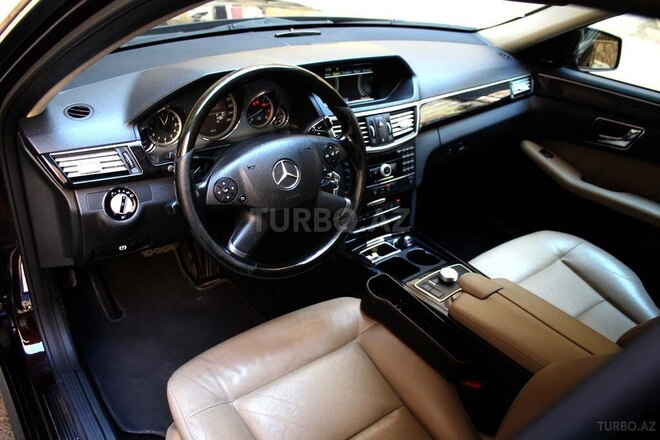 Mercedes E 350 2009, 204,000 km - 3.5 l - Bakı