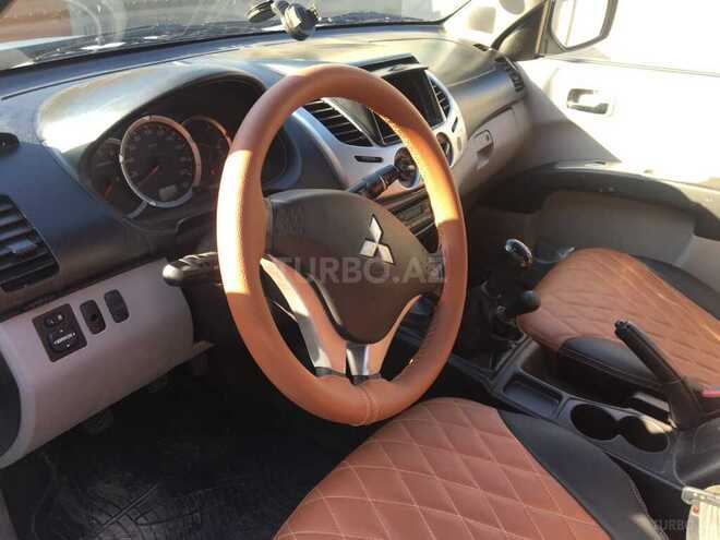 Mitsubishi L200 2012, 350,000 km - 2.5 l - Bakı