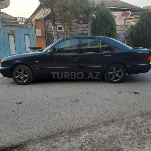Mercedes E 240 2000, 343,088 km - 2.4 l - Beyləqan
