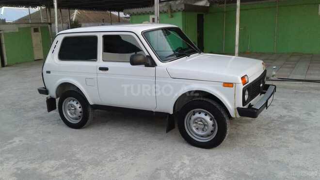 LADA (VAZ) Niva 2009, 200,000 km - 1.7 l - Şirvan