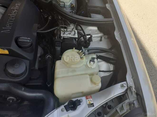Mercedes E 240 1998, 178,000 km - 2.4 l - Bakı