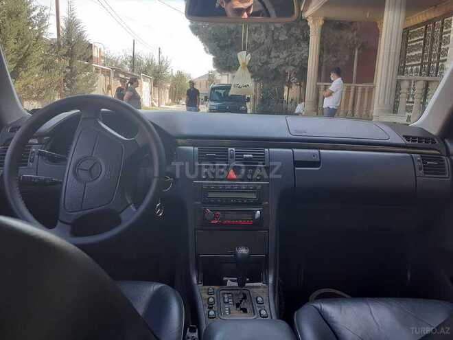 Mercedes E 240 1998, 178,000 km - 2.4 l - Bakı