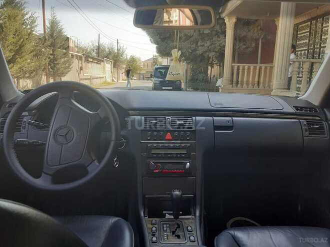 Mercedes E 240 1998, 178,000 km - 2.4 l - Bakı